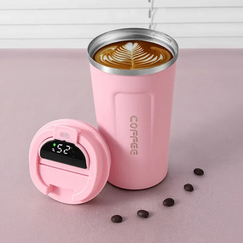Taza de café con pantalla térmica