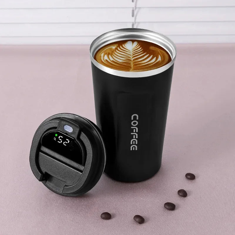 Taza de café con pantalla térmica