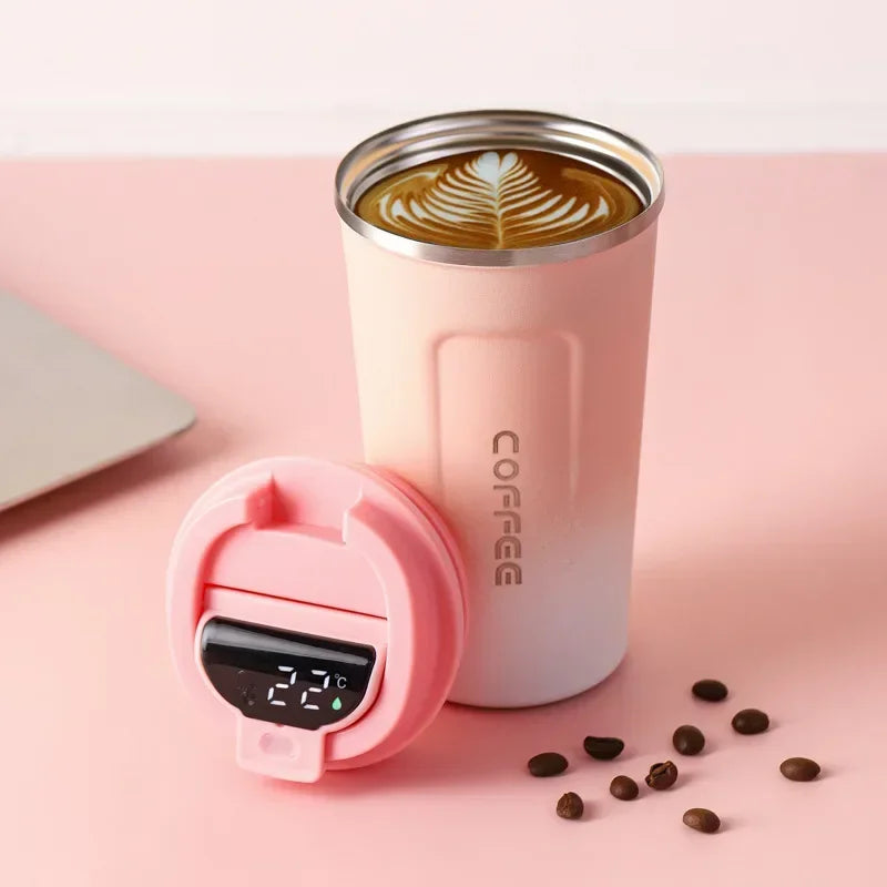 Taza de café con pantalla térmica